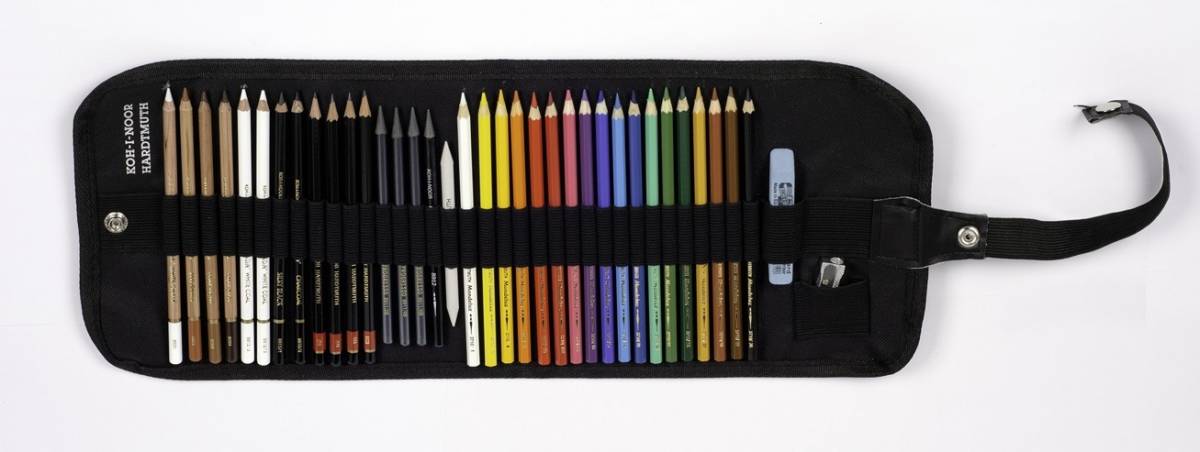K&#252;nstler- Set 37-teilig &quot; Art- Set Stiftetasche &quot;  gef&#252;llt mit versch. K&#252;nstler- und  Farbstiften in